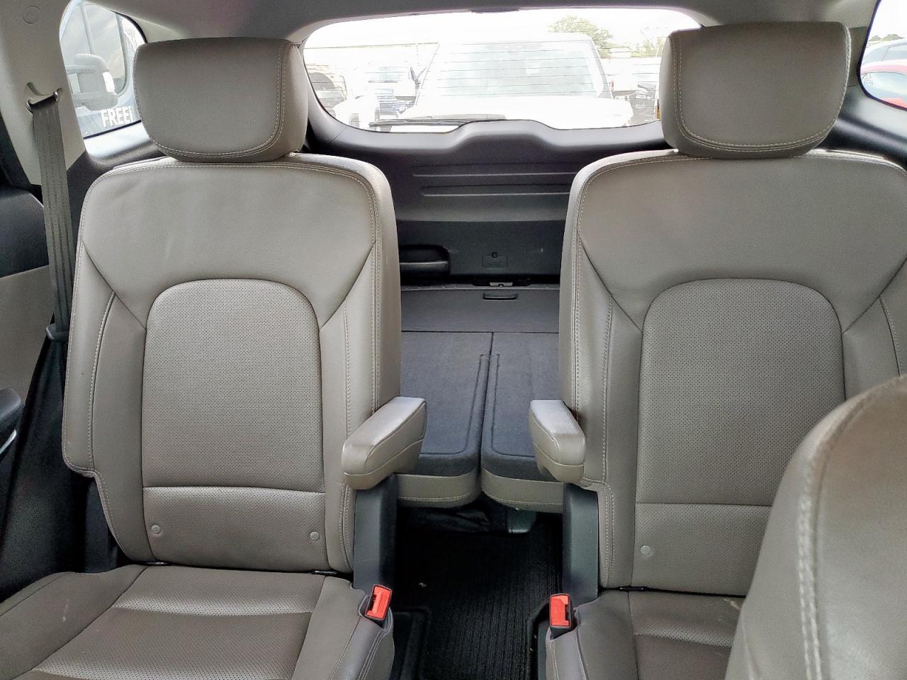 2017 Hyundai Santa Fe Se VIN: KM8SN4HF9HU192383 Lot: 81261855