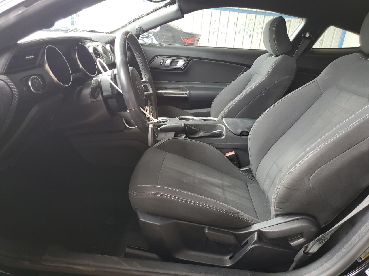 2018 Ford Mustang VIN: 1FA6P8TH6J5112981 Lot: 83999395