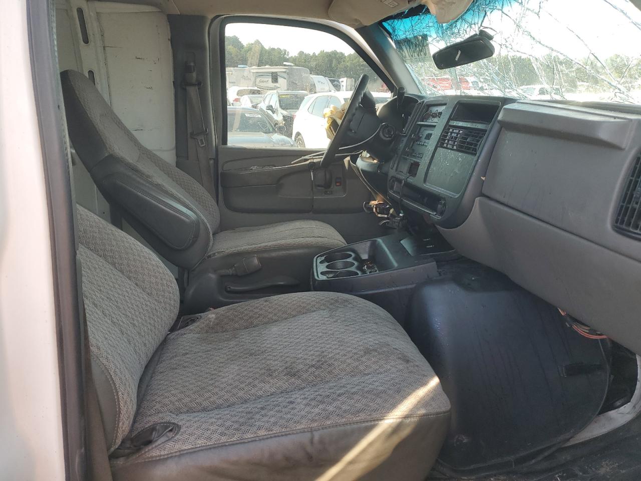 2006 Chevrolet Express G1500 VIN: 1GCFG15T261145400 Lot: 84548725