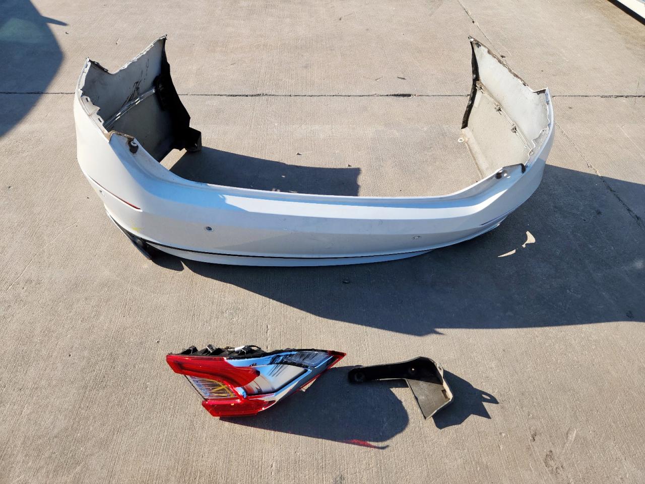 2021 Honda Accord Touring VIN: 1HGCV2F94NA013630 Lot: 84469305