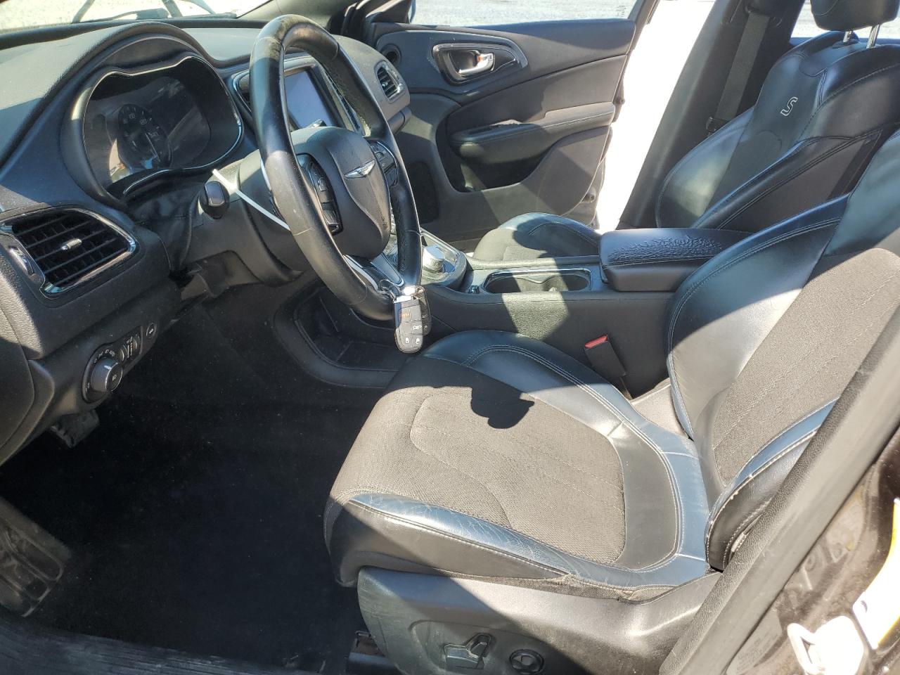 2015 Chrysler 200 S VIN: 1C3CCCBB5FN748215 Lot: 81364085