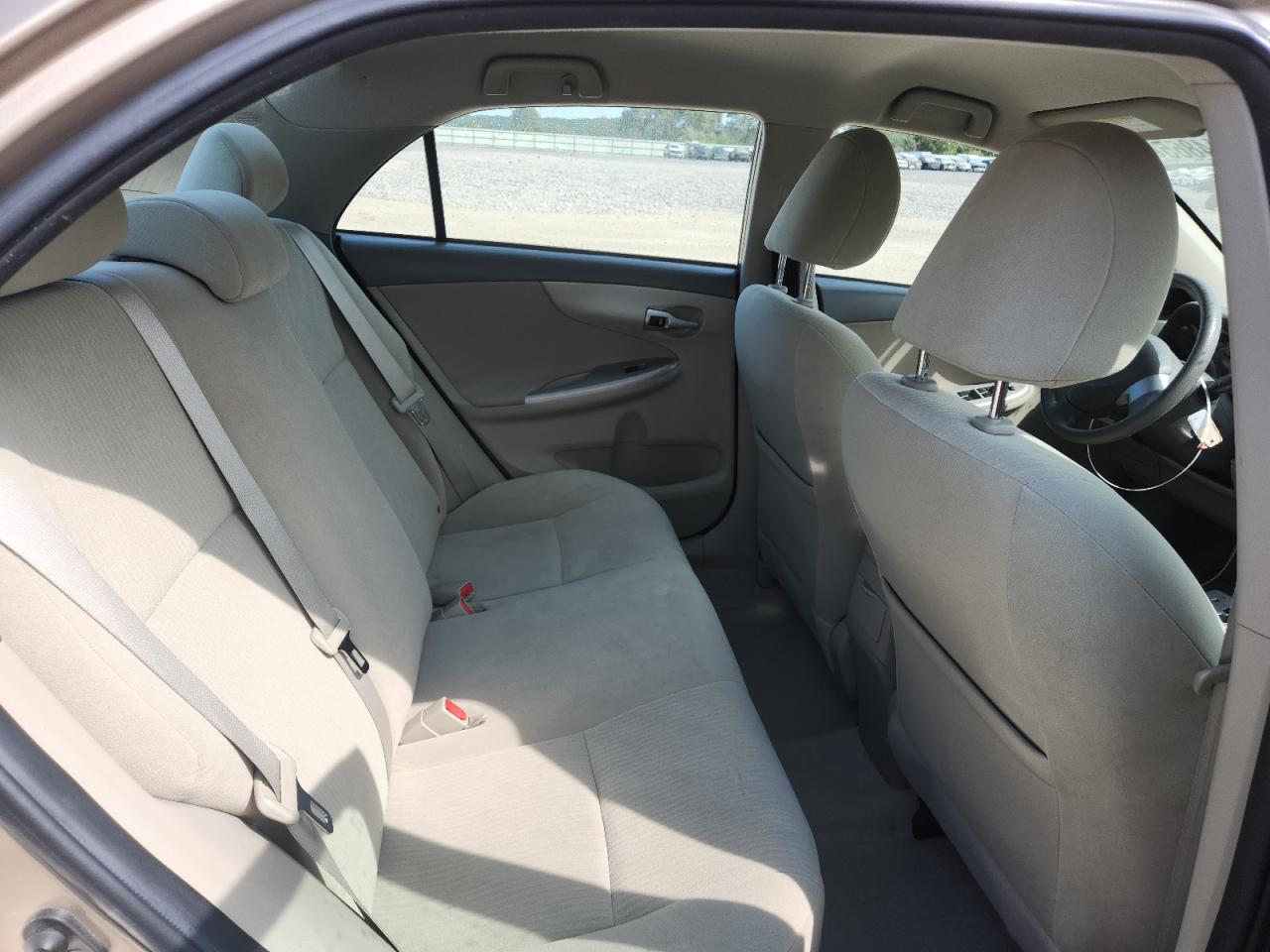 2010 Toyota Corolla Base VIN: 1NXBU4EE7AZ195738 Lot: 71844865