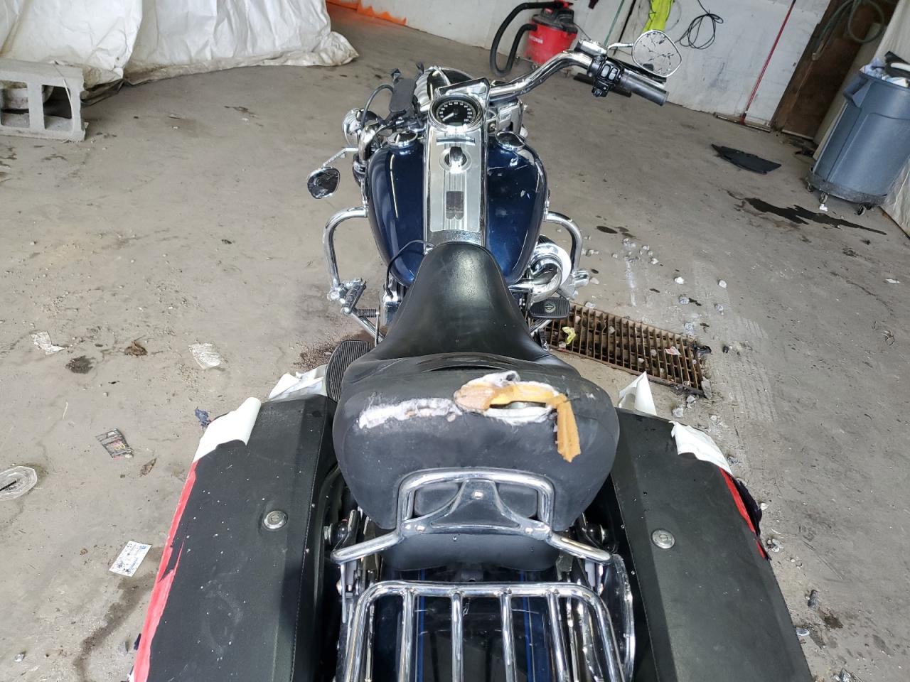 2012 Harley-Davidson Flhrc Road King Classic VIN: 1HD1FRM17CB645911 Lot: 81496505