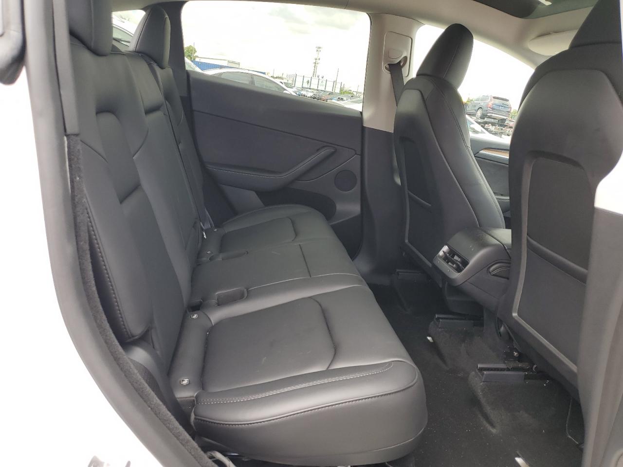 2024 Tesla Model Y VIN: 7SAYGDED0RF003483 Lot: 80616995