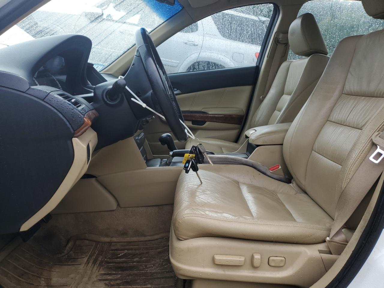 2011 Honda Accord Exl VIN: 1HGCP3F80BA024367 Lot: 83985825