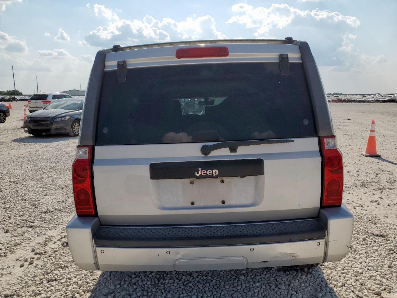 2006 Jeep Commander VIN: 1J8HH48N16C369565 Lot: 81430505