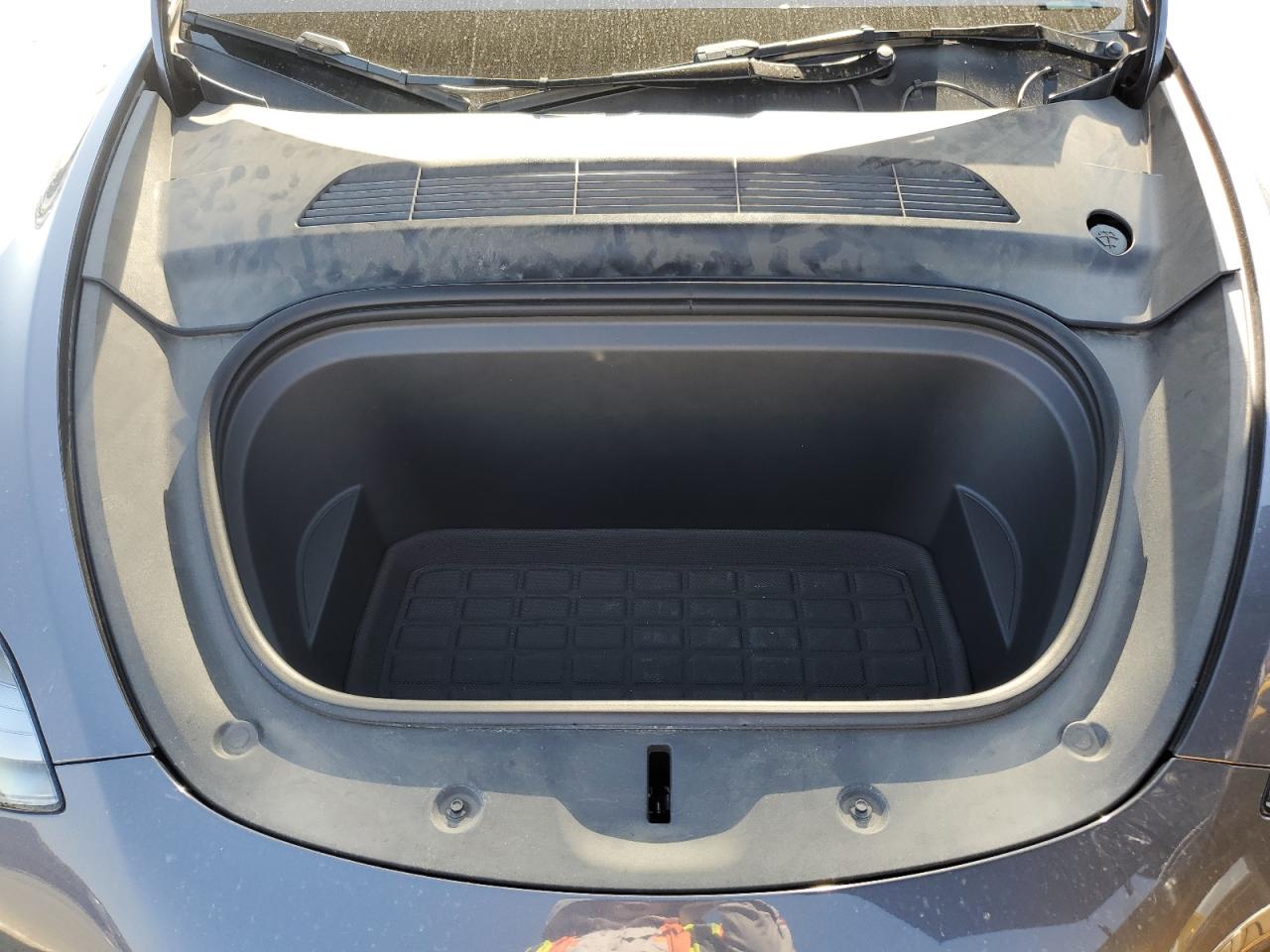 2023 Tesla Model Y VIN: 7SAYGDED7PF964272 Lot: 82132315