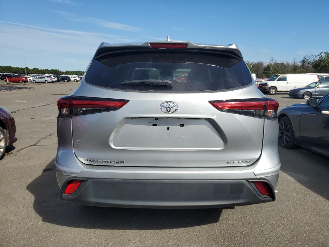 2021 Toyota Highlander Xle VIN: 5TDGZRBH7MS558099 Lot: 84017035