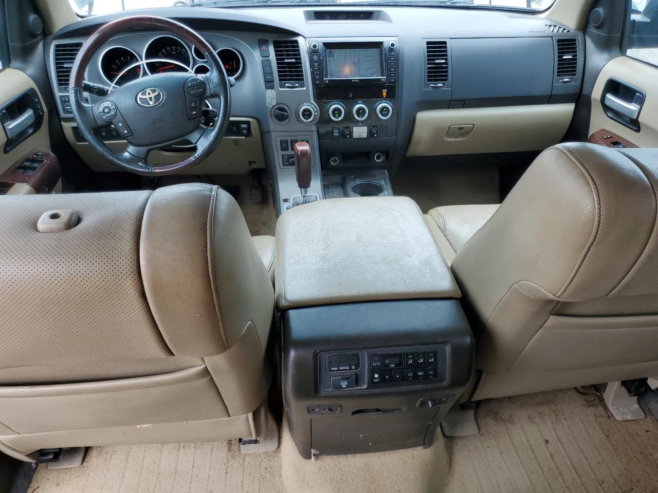 2011 Toyota Sequoia Platinum VIN: 5TDDW5G12BS054573 Lot: 71968325