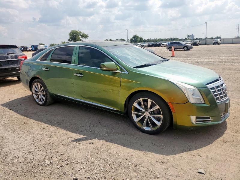 Sedans CADILLAC XTS 2013 Zielony