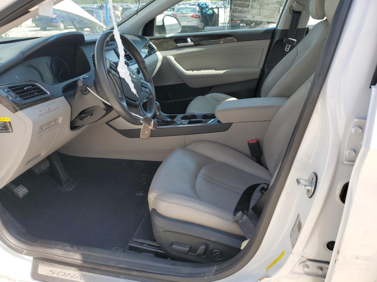 2016 Hyundai Sonata Hybrid VIN: KMHE34L10GA026705 Lot: 71414495