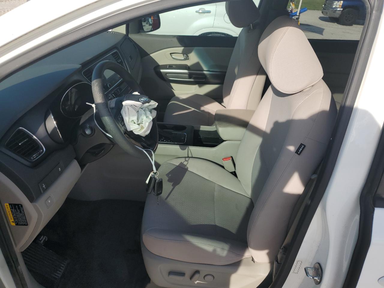 2018 Kia Sedona Lx VIN: KNDMB5C17J6373578 Lot: 81616315