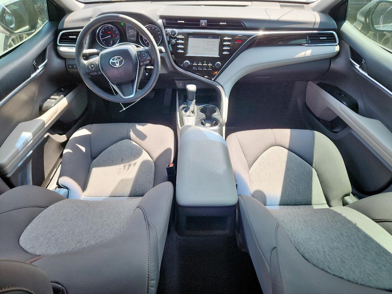 2018 Toyota Camry L VIN: 4T1B11HK0JU665259 Lot: 61596835