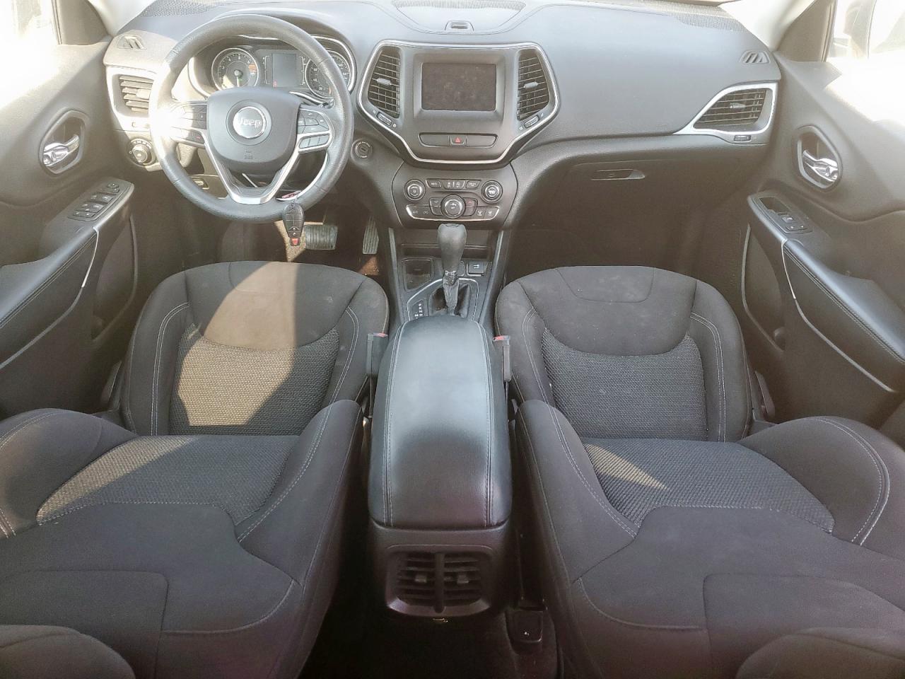 2019 Jeep Cherokee Latitude VIN: 1C4PJLCB5KD247469 Lot: 81076825