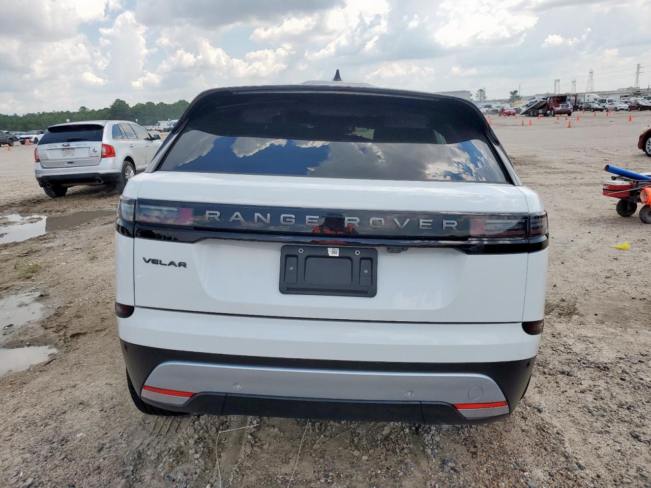 2026 Land Rover Range Rover Velar S VIN: SALYJ2EX5TA815464 Lot: 71248385