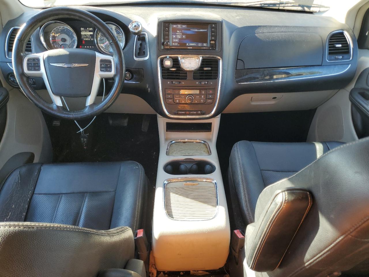 2015 Chrysler Town & Country Touring L VIN: 2C4RC1CG2FR646538 Lot: 84462715