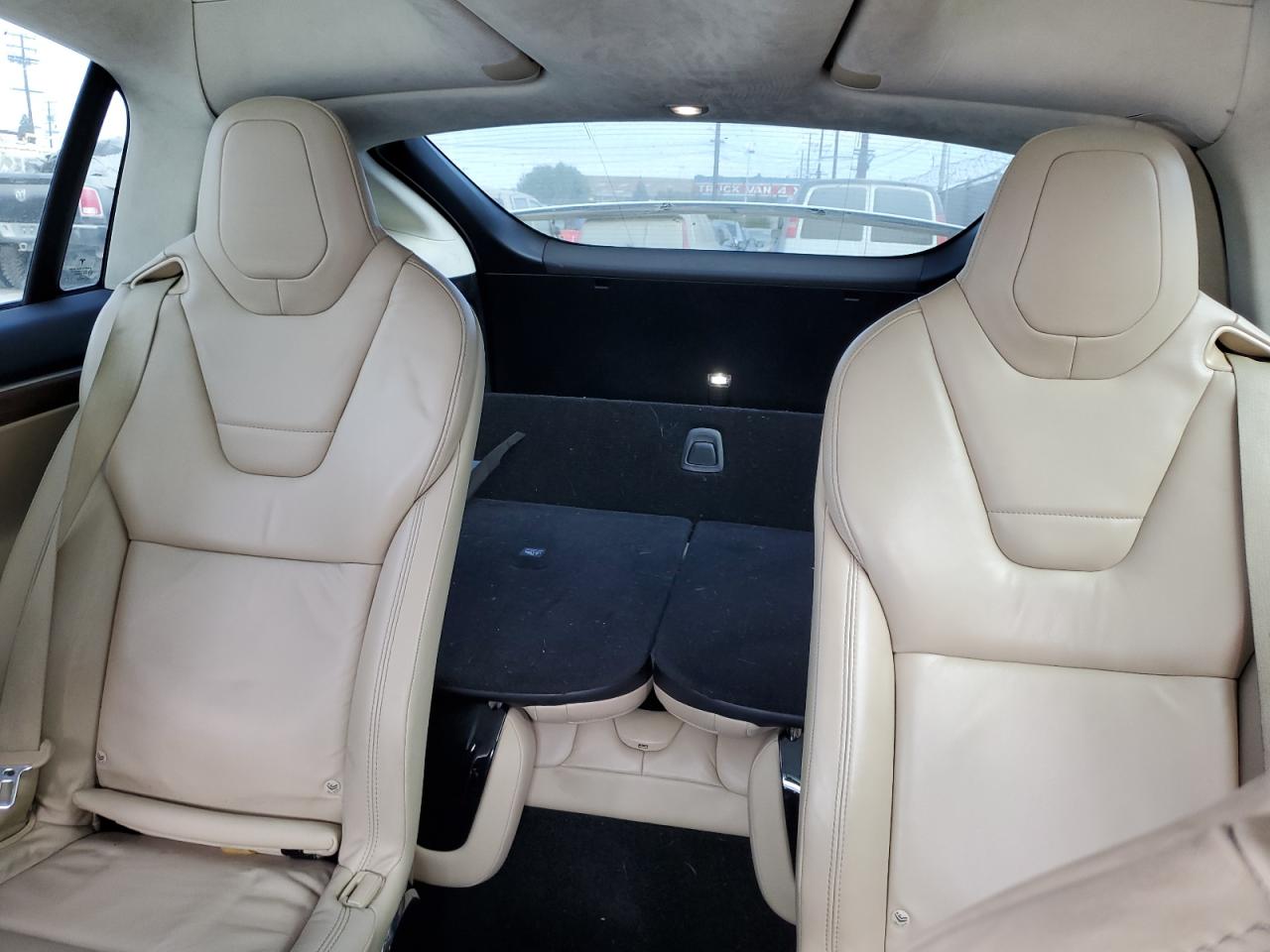 2017 Tesla Model X VIN: 5YJXCBE2XHF042040 Lot: 71727155