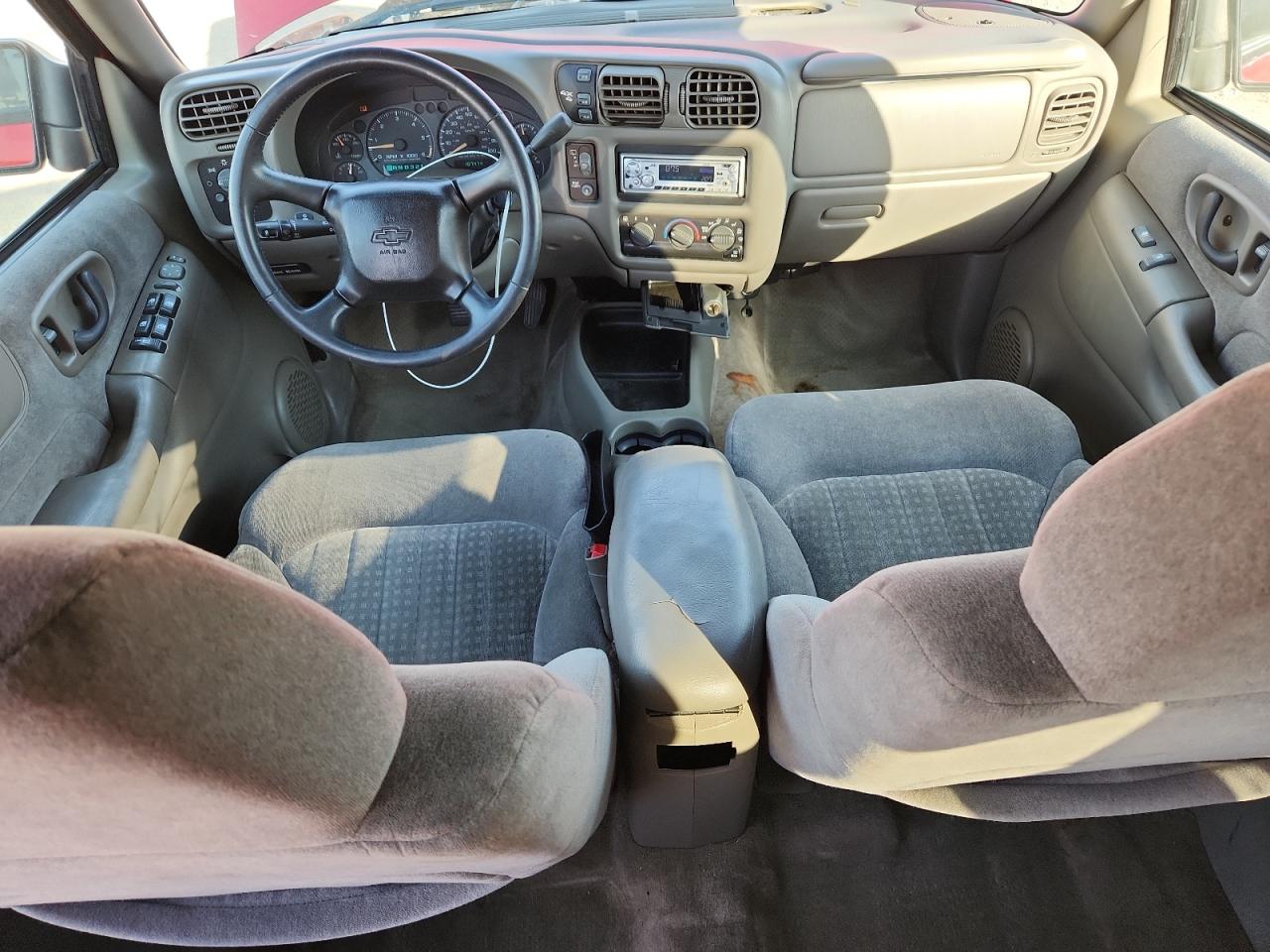 2002 Chevrolet Blazer VIN: 1GNDT13W02K118403 Lot: 81953685