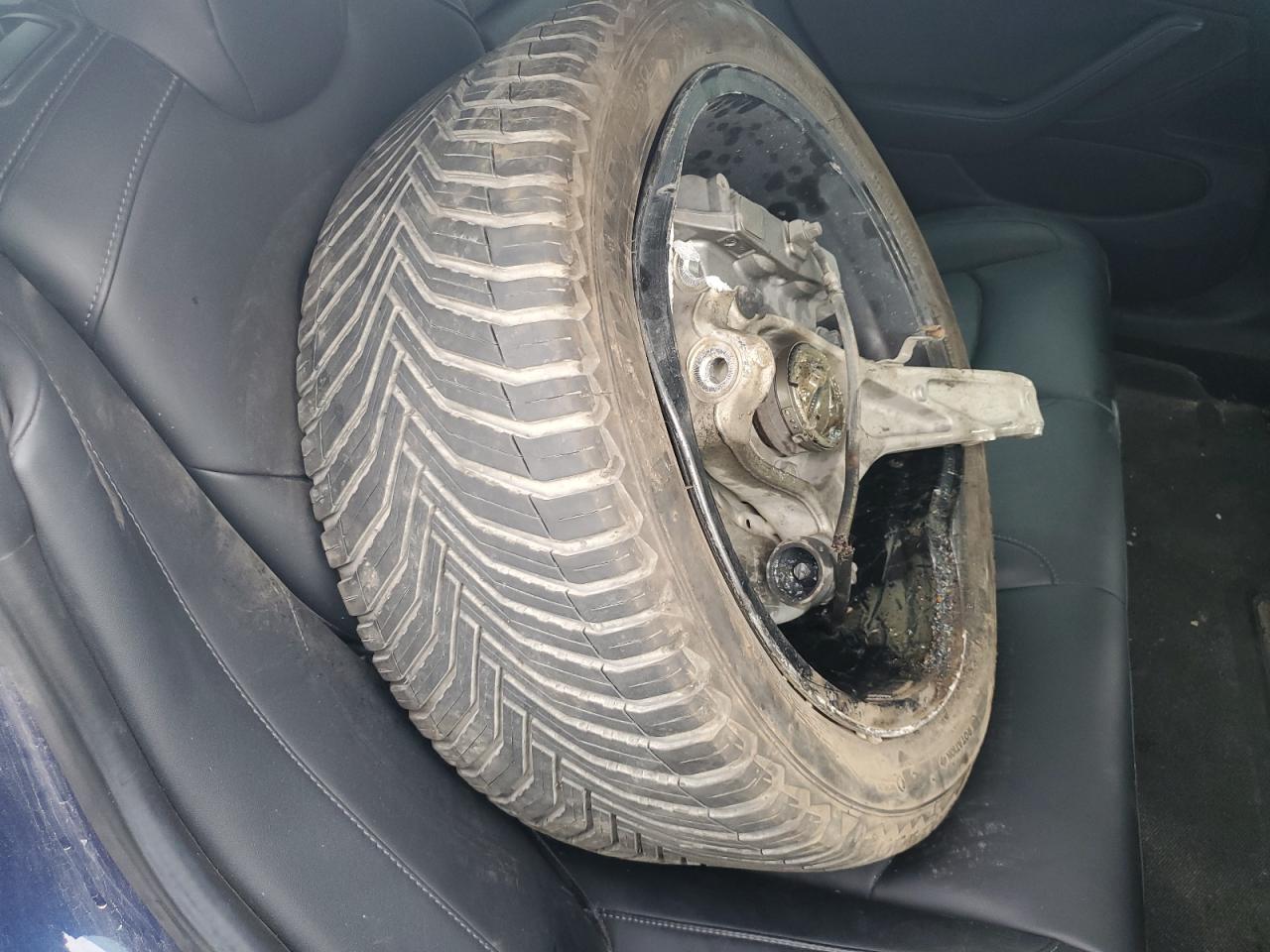 2019 Tesla Model 3 VIN: 5YJ3E1EB1KF432972 Lot: 81652735