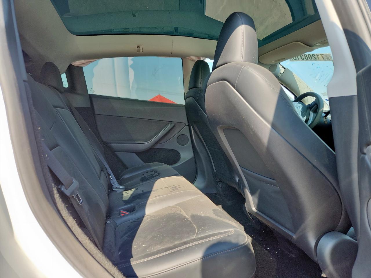 2023 Tesla Model Y VIN: 7SAYGDEE2PA114703 Lot: 71208315