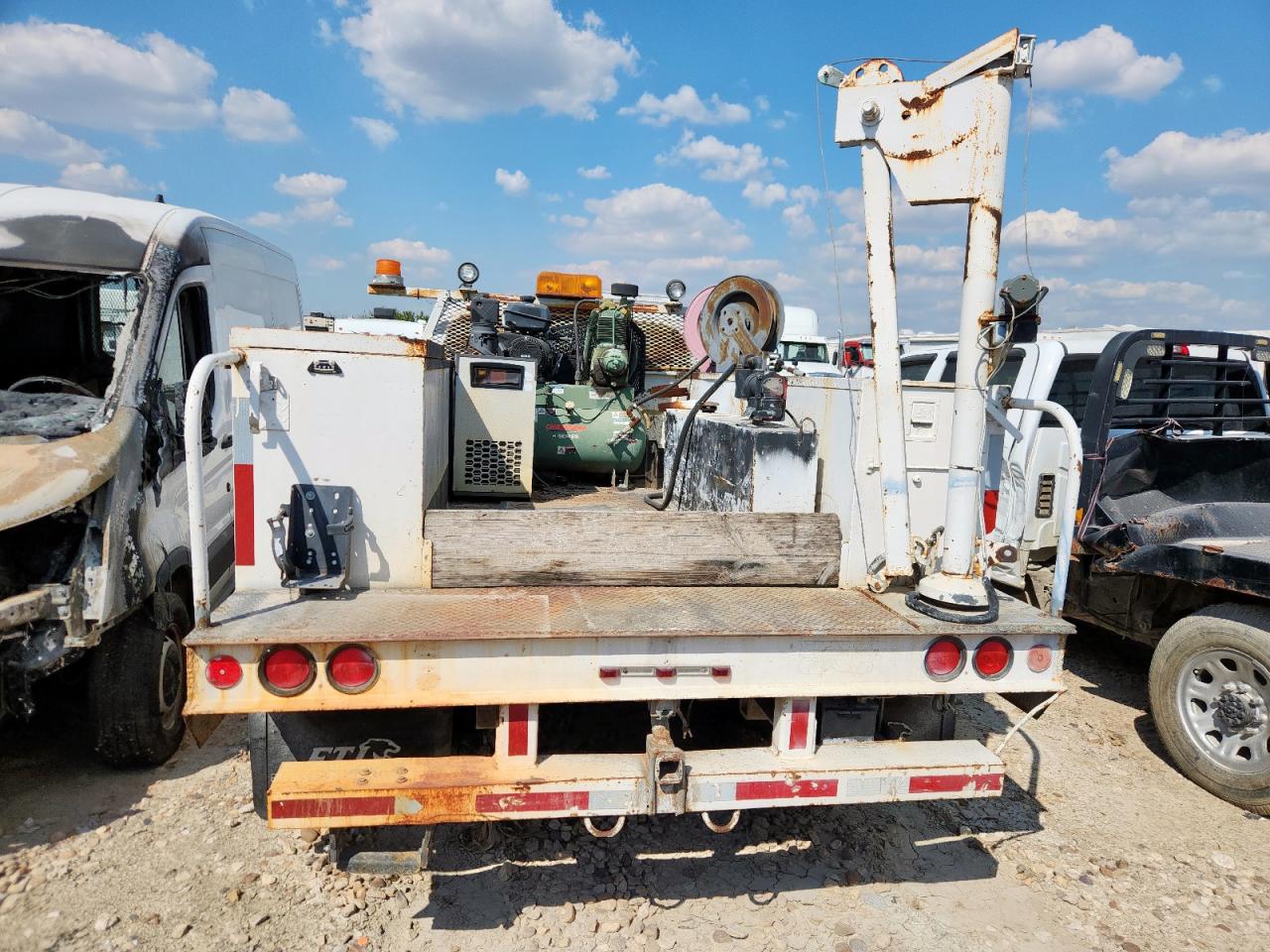2001 Ford F550 Super Duty VIN: 1FDAF56F61EC83659 Lot: 83826235