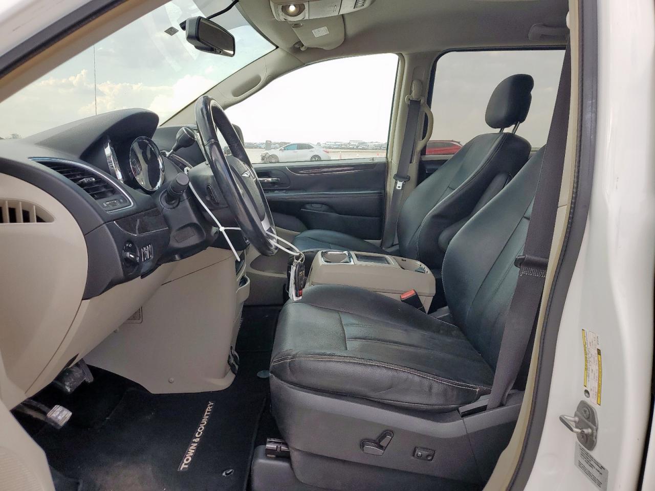 2016 Chrysler Town & Country Touring VIN: 2C4RC1BG9GR187298 Lot: 81528005