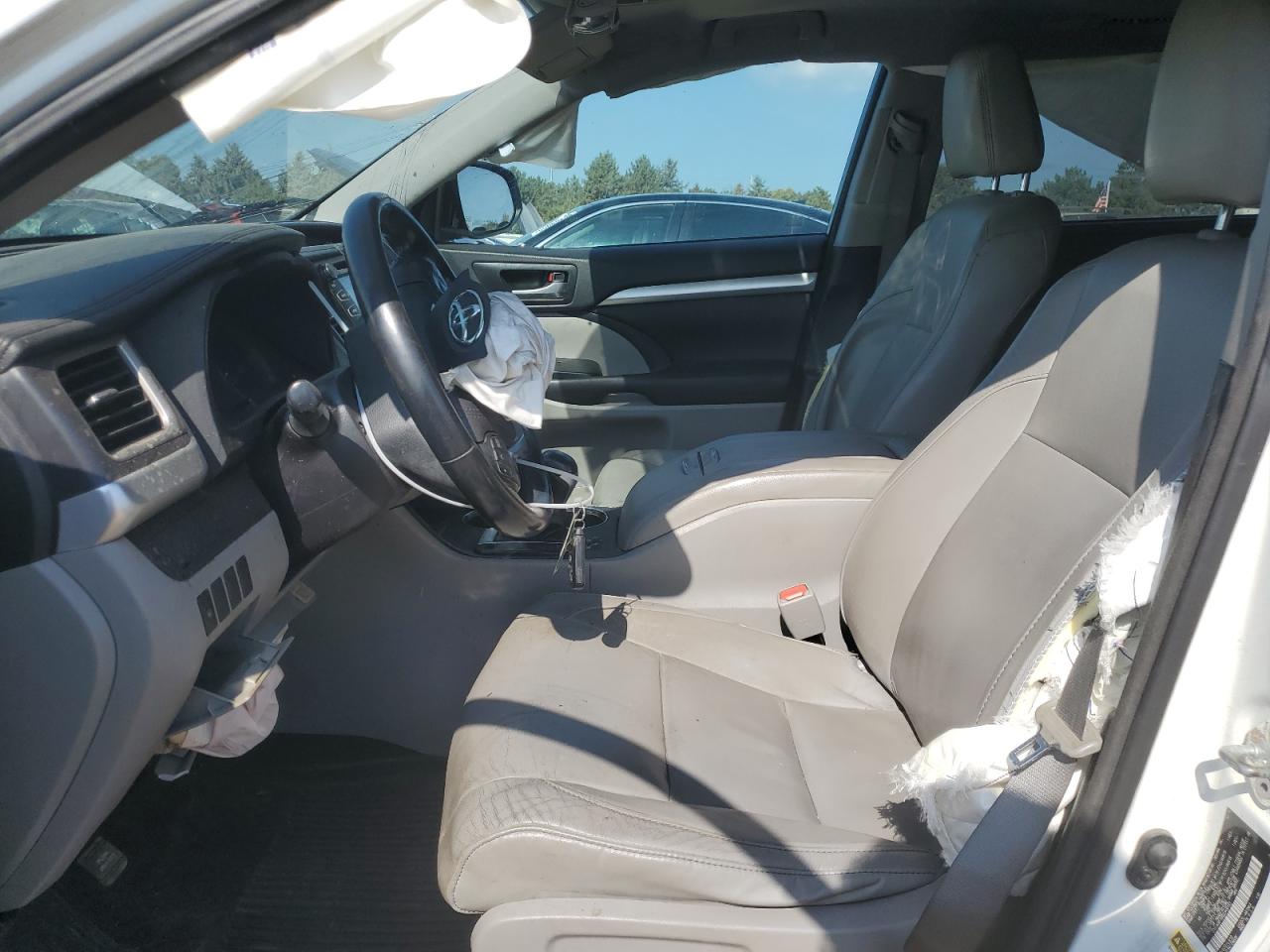 2016 Toyota Highlander Xle VIN: 5TDJKRFH9GS349133 Lot: 81045995