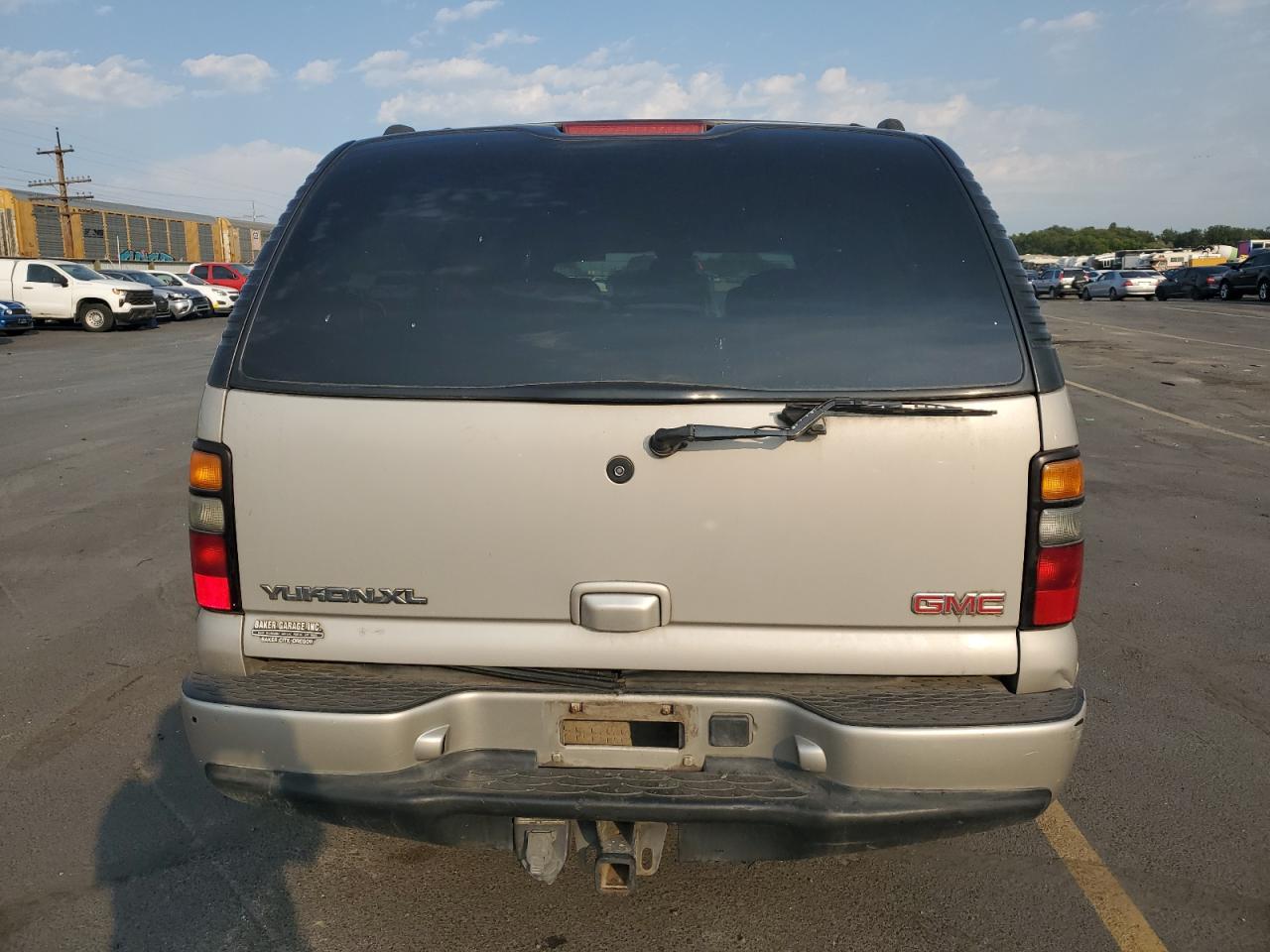 2004 GMC Yukon Xl Denali VIN: 1GKFK66U44J231845 Lot: 71135565