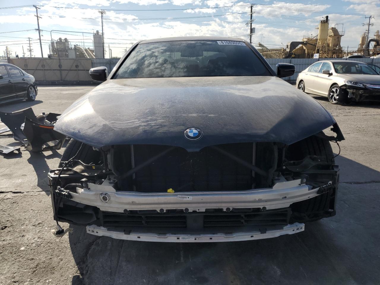 Фото: WBAJE5C52KG919516