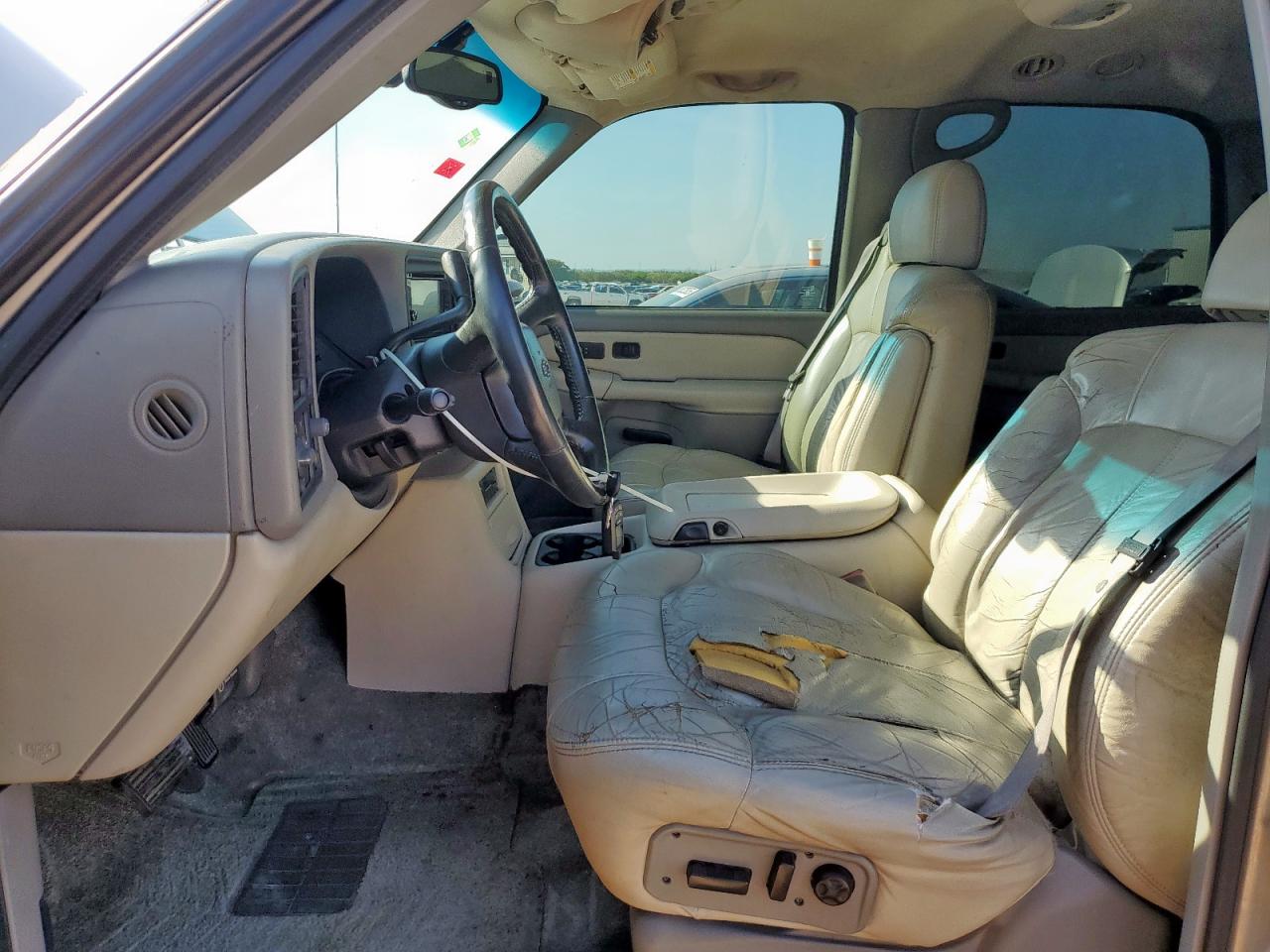 2001 Chevrolet Tahoe C1500 VIN: 1GNEC13T61R105705 Lot: 80744075