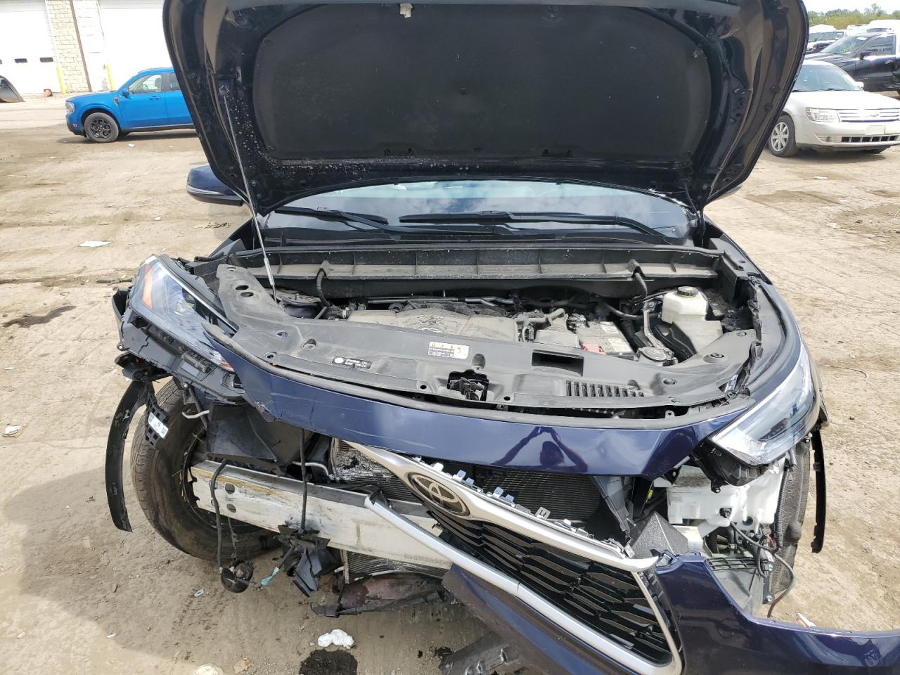 2022 Toyota Highlander Xle VIN: 5TDGZRBHXNS564139 Lot: 80248955