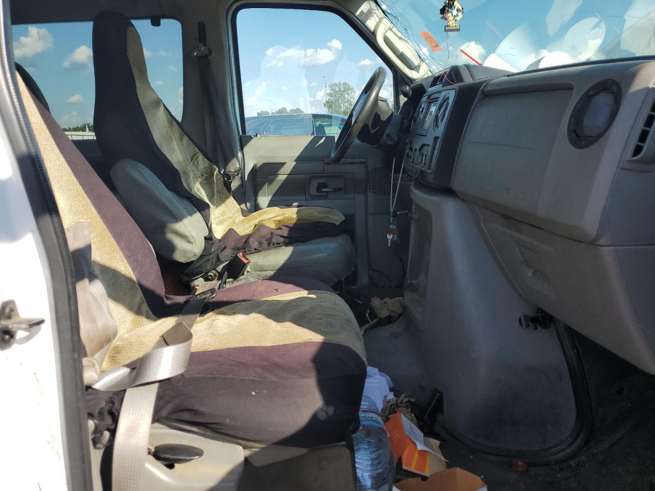 2012 Ford Econoline E350 Super Duty Wagon VIN: 1FBNE3BL8CDA86210 Lot: 81590615