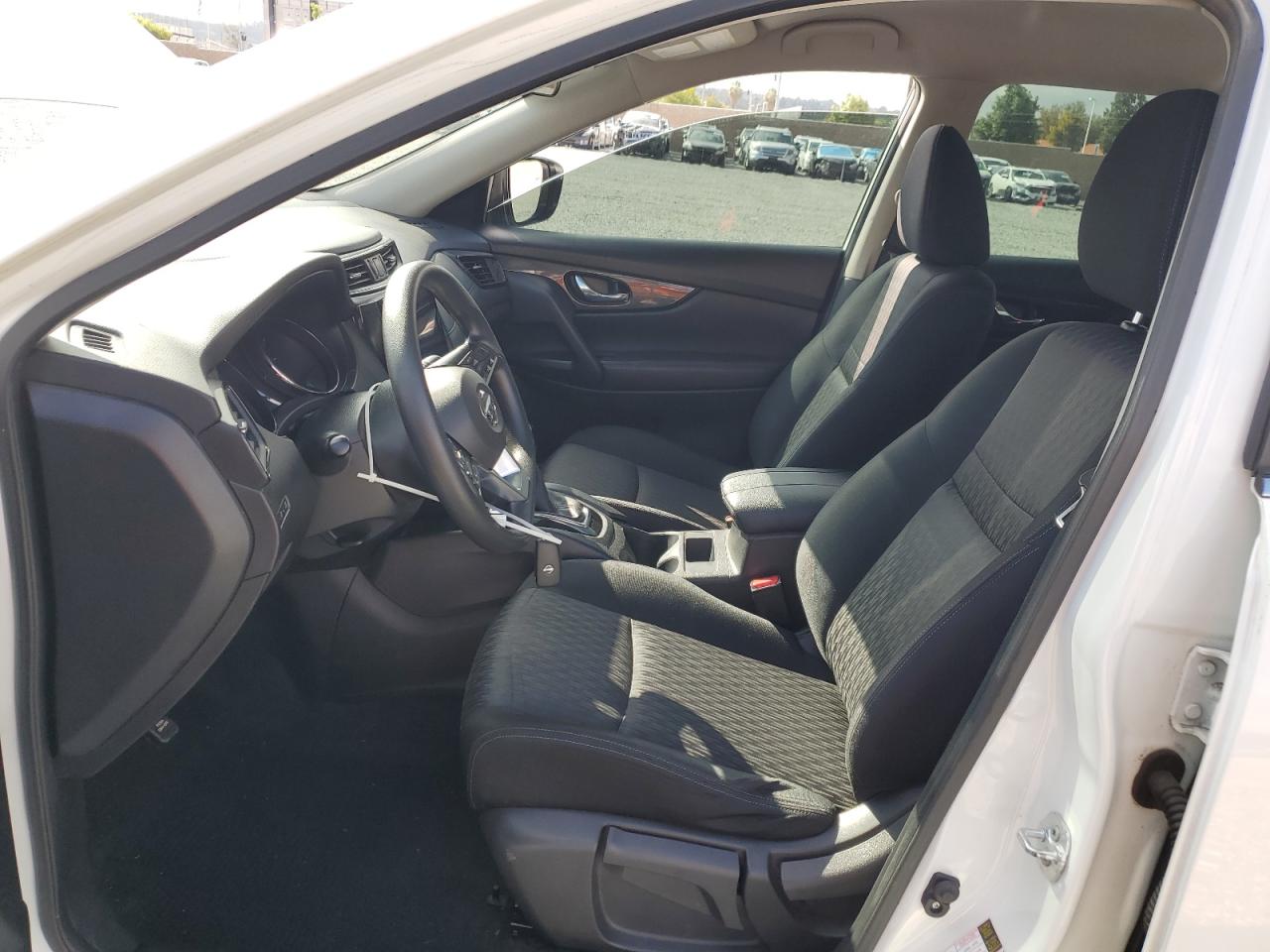 2017 Nissan Rogue S VIN: JN8AT2MT5HW139792 Lot: 81964365