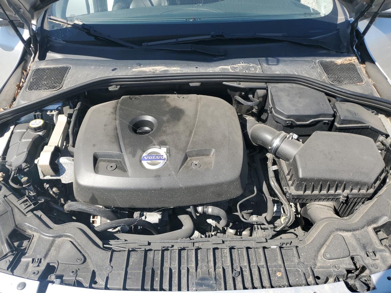 2015 Volvo S60 Platinum VIN: YV126MFM7F1345886 Lot: 71813125