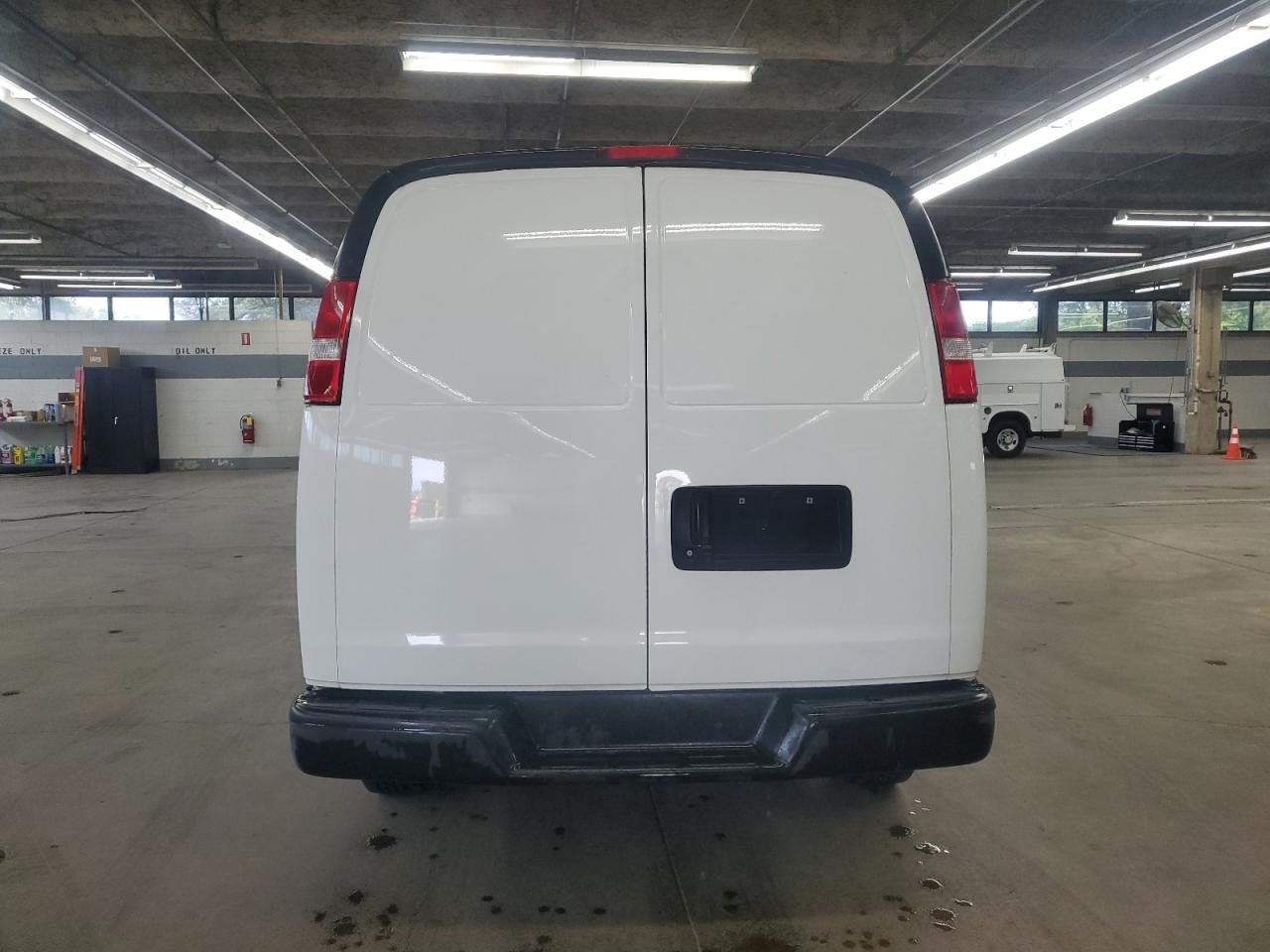 2017 Chevrolet Express G2500 VIN: 1GCWGAFF2H1186511 Lot: 81214765