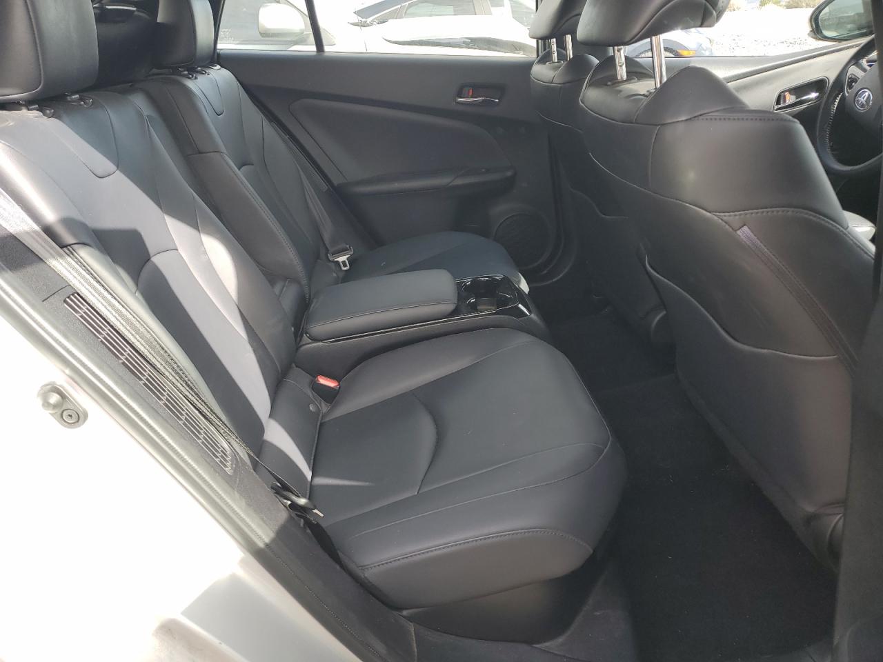 2018 Toyota Prius Prime VIN: JTDKARFP8J3098676 Lot: 81954365