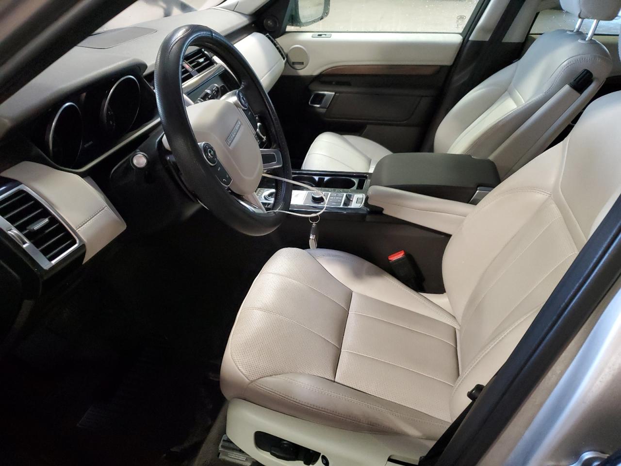 2017 Land Rover Discovery Hse VIN: SALRRBBV8HA028497 Lot: 70854595