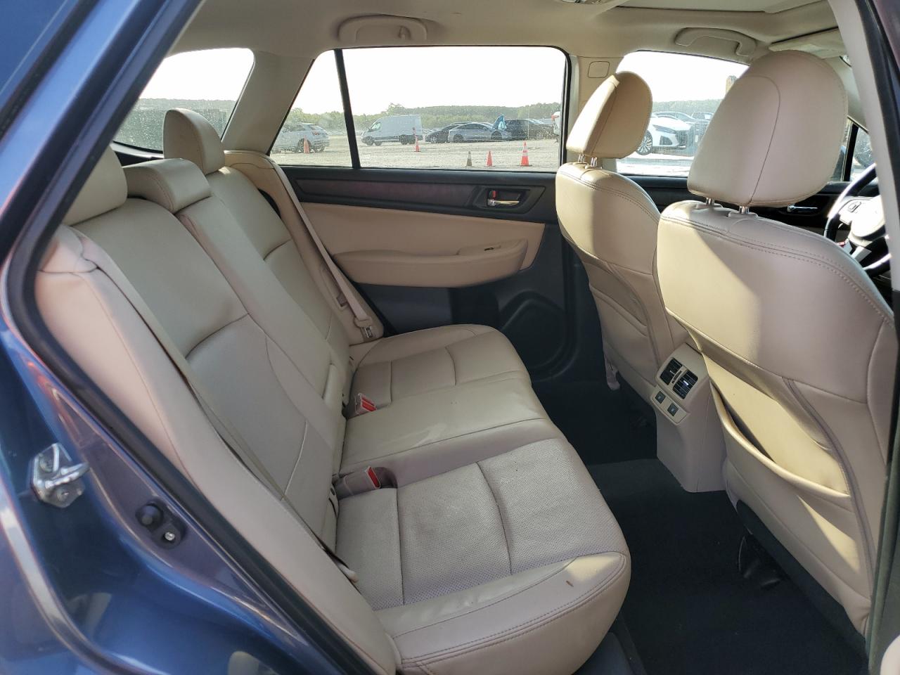 2015 Subaru Outback 3.6R Limited VIN: 4S4BSENC2F3353717 Lot: 71211205