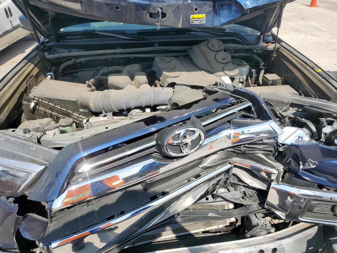 2022 Toyota 4Runner Night Shade VIN: JTEDU5JR5N5256611 Lot: 81454405