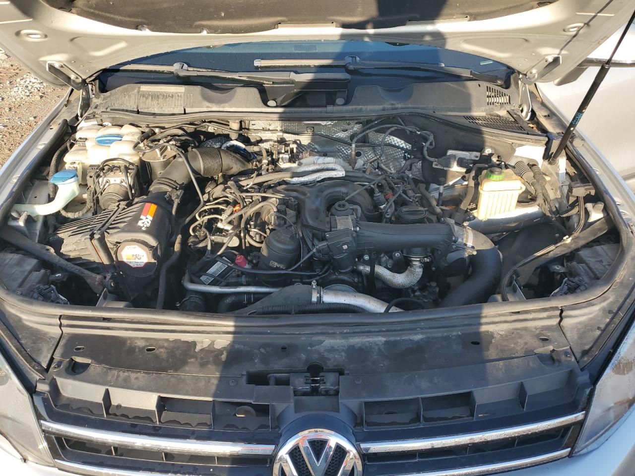 2014 Volkswagen Touareg V6 Tdi VIN: WVGEP9BP8ED010691 Lot: 81840945