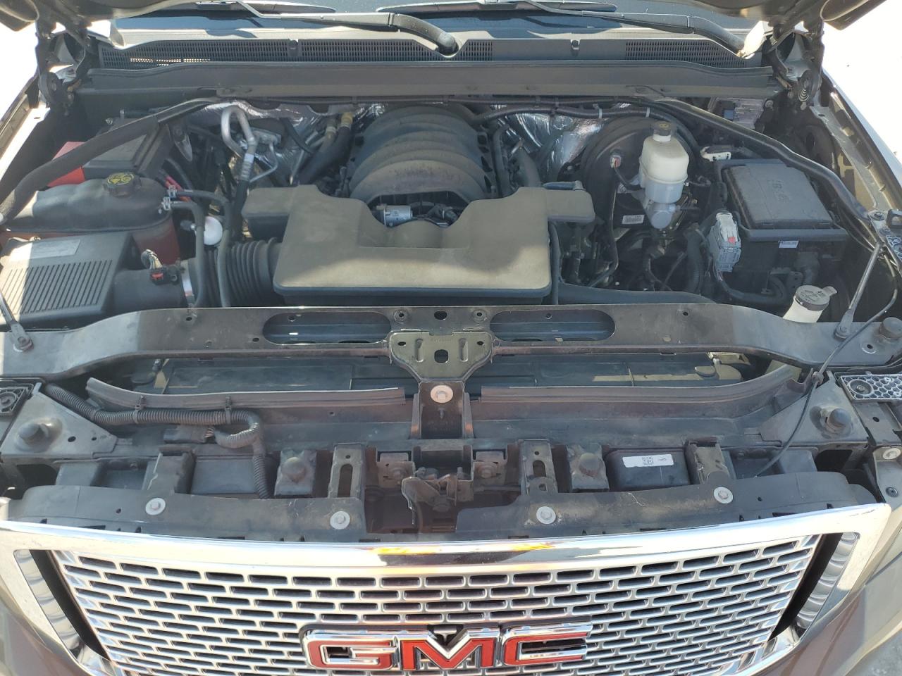 2015 GMC Yukon Denali VIN: 1GKS2CKJ2FR677490 Lot: 81409045