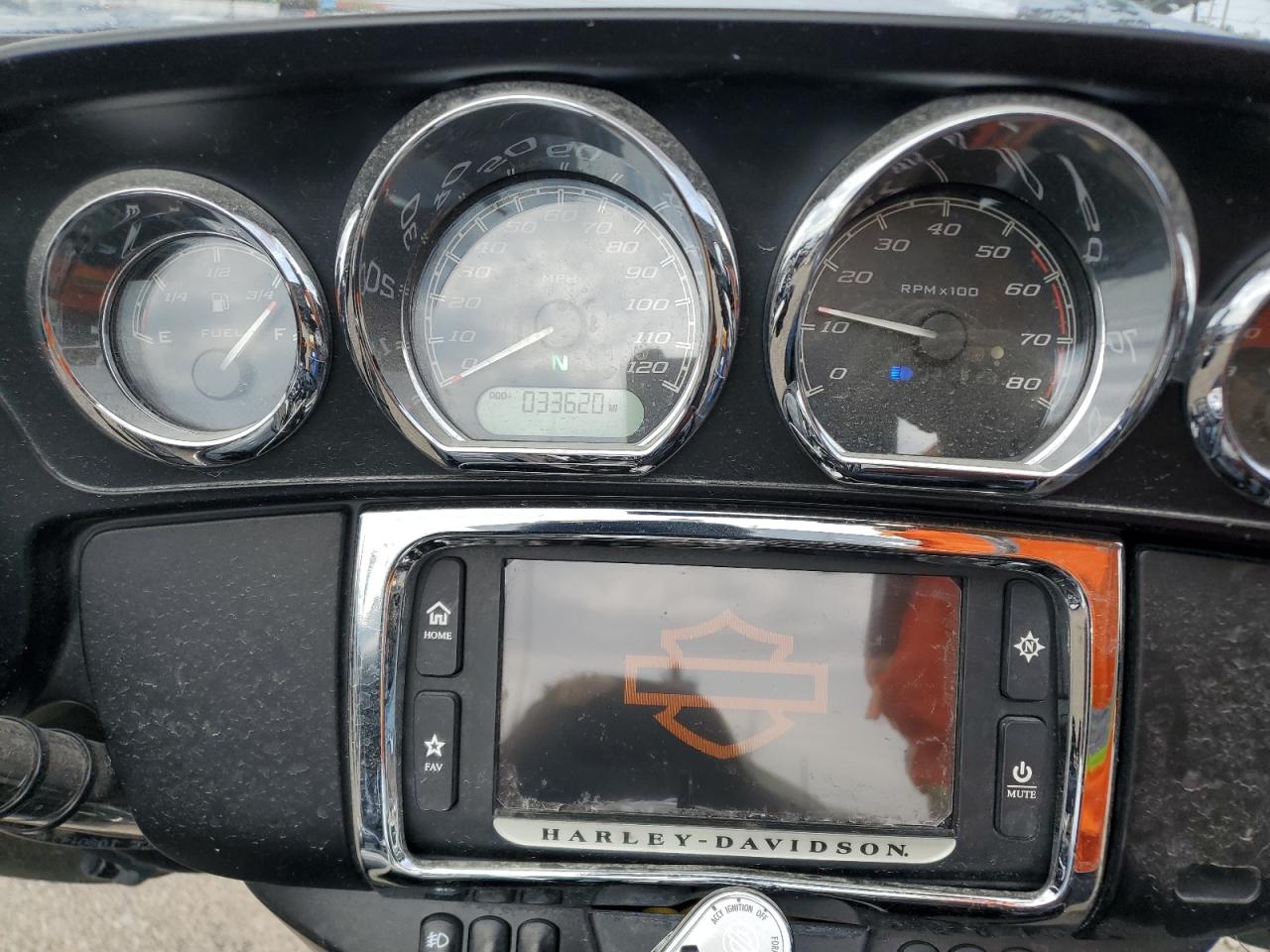 2018 Harley-Davidson Flhtcutg Tri Glide Ultra VIN: 1HD1MAD11JB855926 Lot: 81071665