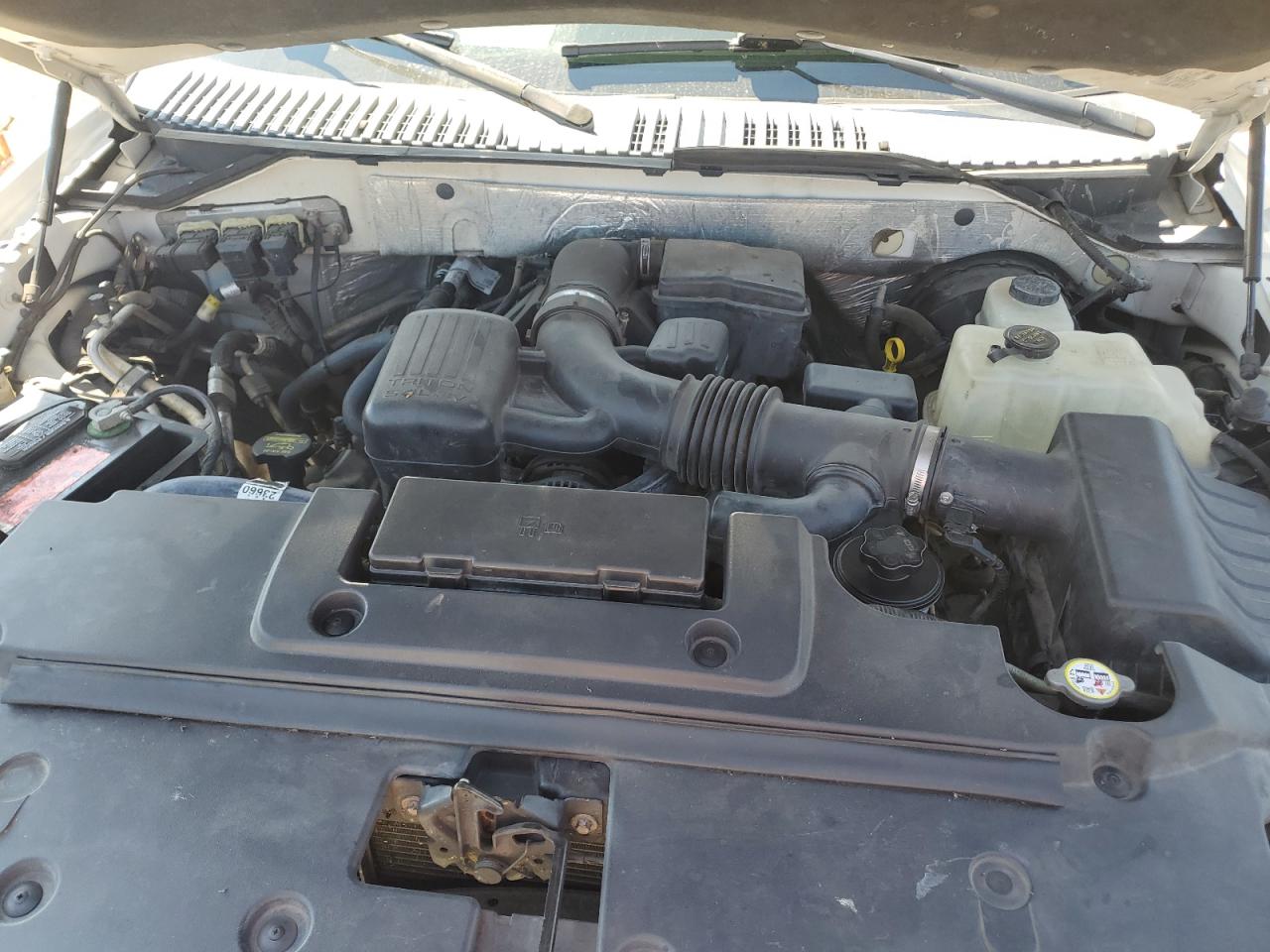 2010 Ford Expedition Eddie Bauer VIN: 1FMJU1H54AEB72028 Lot: 84581415