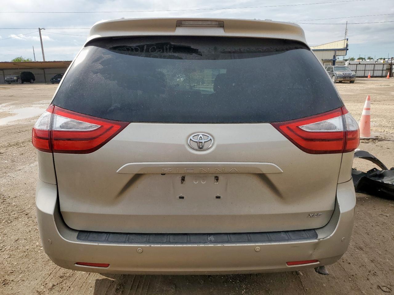 2015 Toyota Sienna Xle VIN: 5TDYK3DC7FS643776 Lot: 83765695