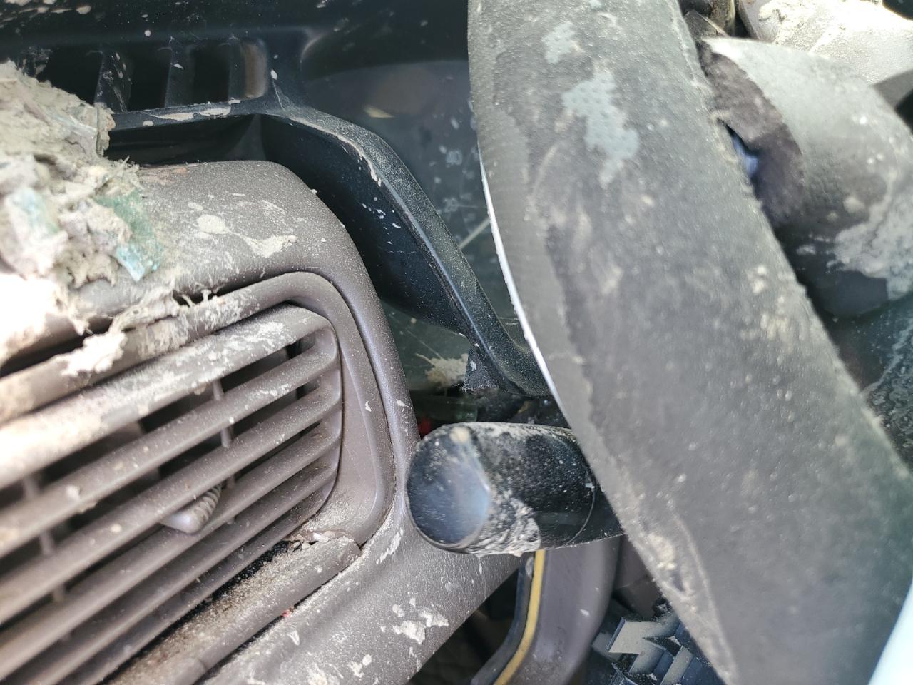 2000 Toyota Camry Ce VIN: 4T1BG22K6YU751327 Lot: 71103095