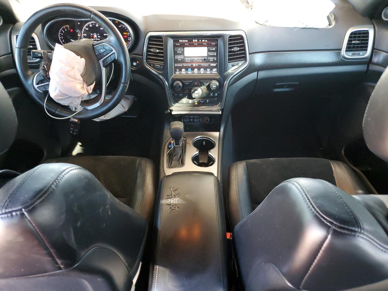 2018 Jeep Grand Cherokee Laredo VIN: 1C4RJFAGXJC105194 Lot: 82058445