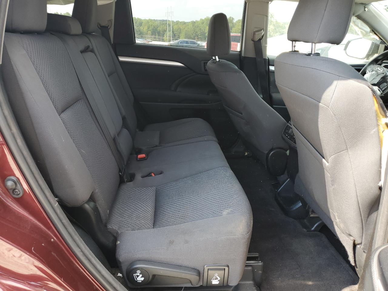 2015 Toyota Highlander Le VIN: 5TDZKRFH7FS043730 Lot: 81022855