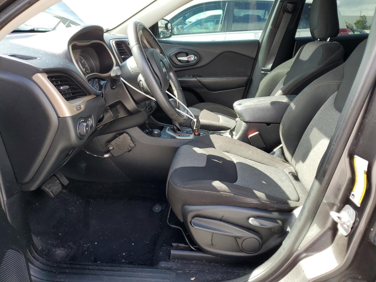 2014 Jeep Cherokee Latitude VIN: 1C4PJMCS0EW257874 Lot: 84413005