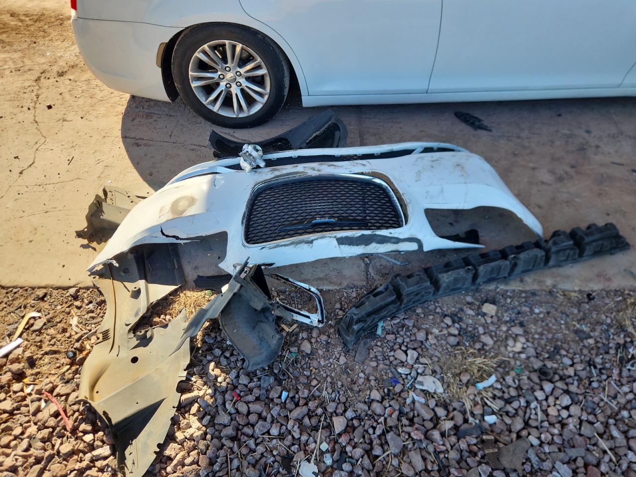 2017 Chrysler 300 Limited VIN: 2C3CCAAG1HH576973 Lot: 84217585