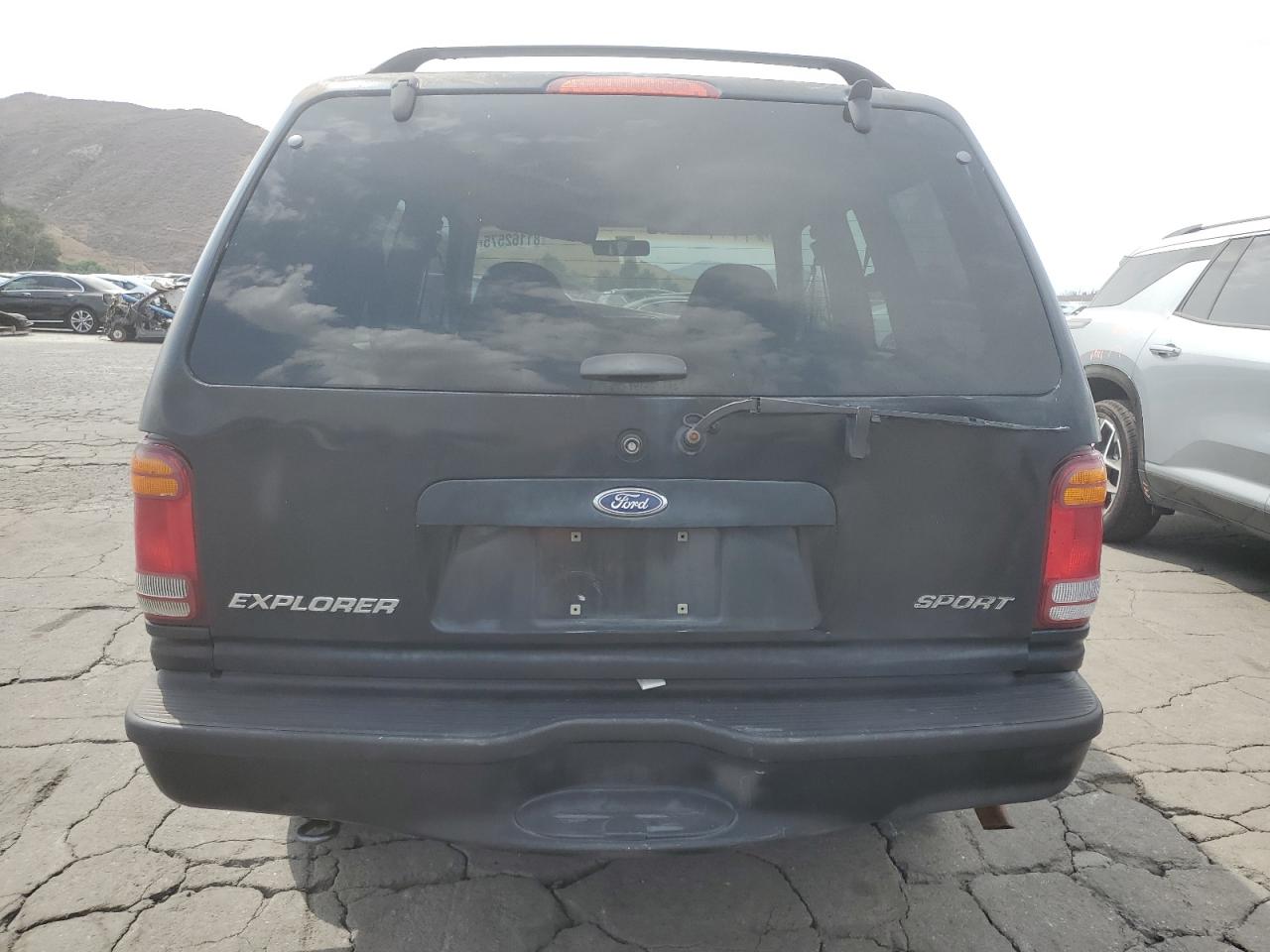 1998 Ford Explorer VIN: 1FMYU22X6WUA10221 Lot: 81162575
